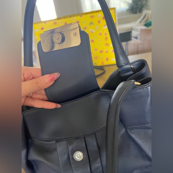 Bally Switzerland Dark Lapis Calf Plain Cochi Handbang - Picture 8 of 16